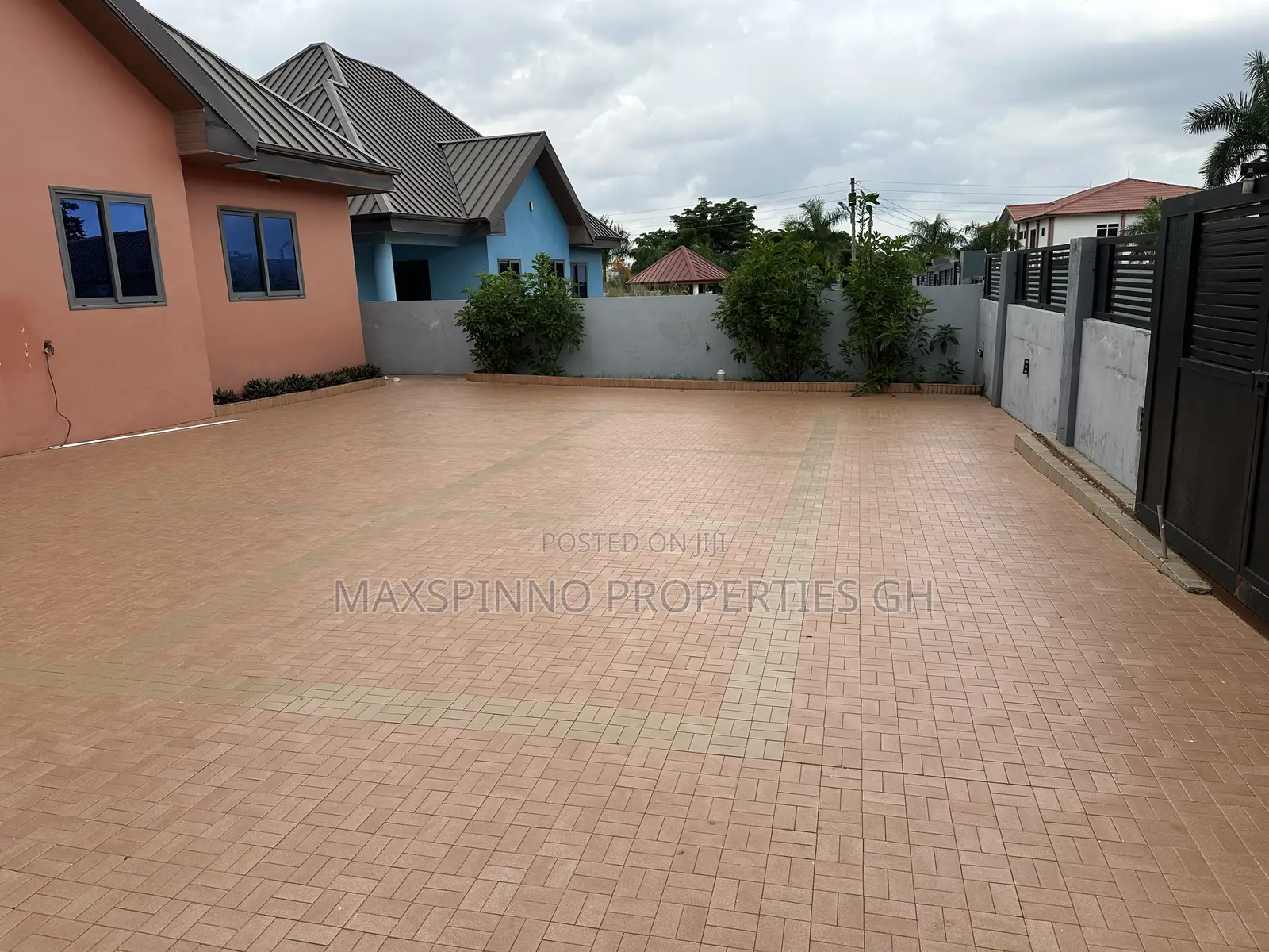 3bdrm Townhouse / Terrace in Maxspinno Properties, Ghana Flag for rent