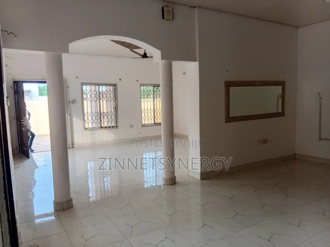 3bdrm House in Community 25 for rent
