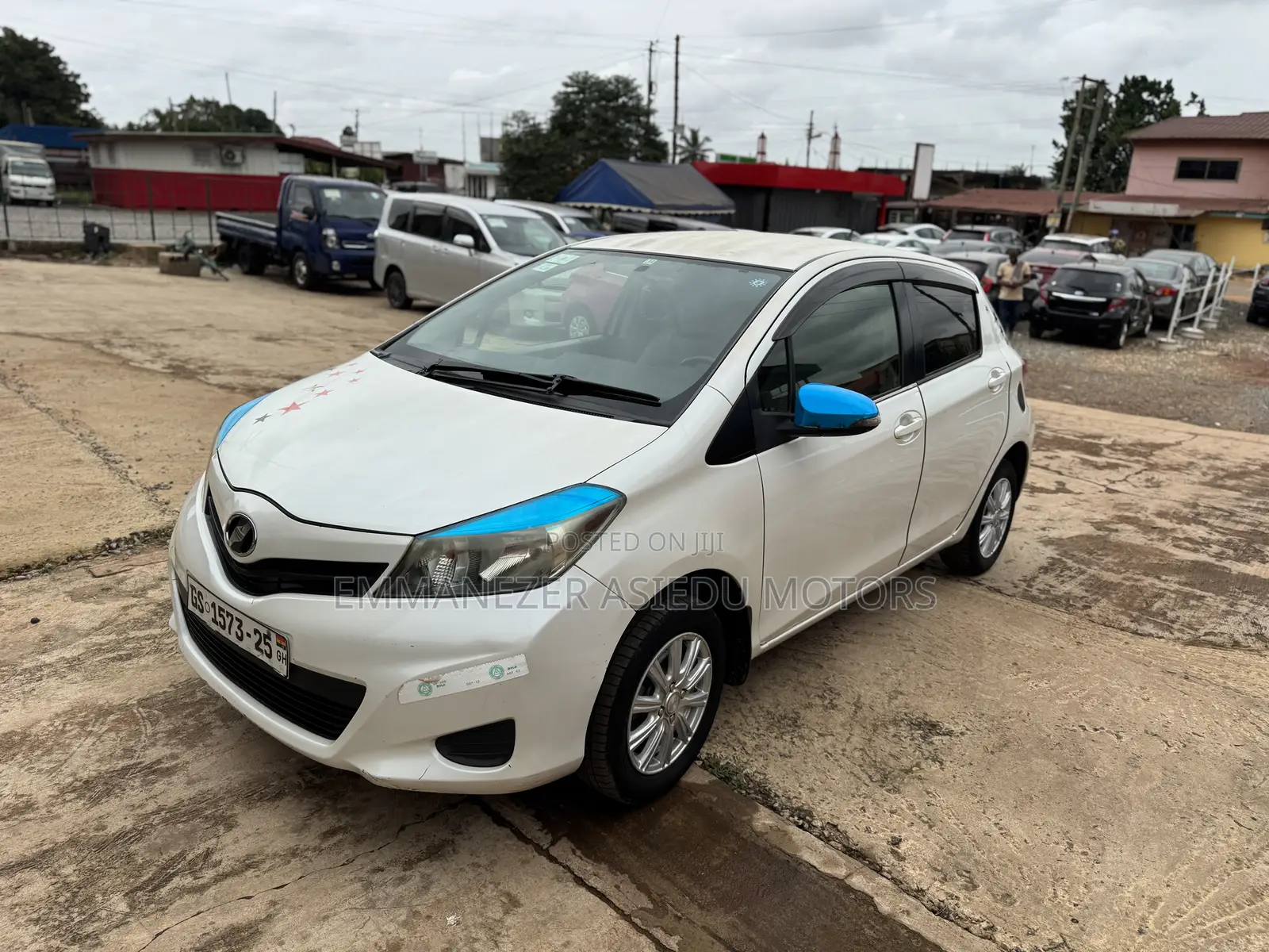 Toyota Vitz 1.0 FWD 5dr 2013 White