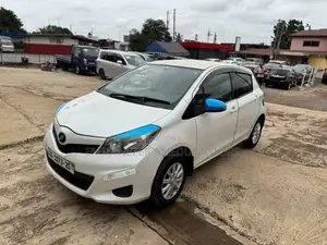 Toyota Vitz 1.0 FWD 5dr 2013 White