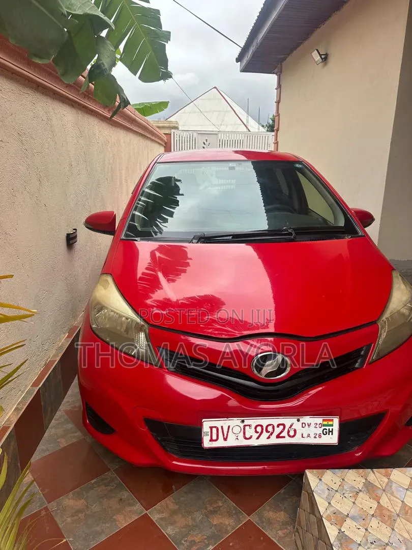 Toyota Vitz 1.5 FWD 3dr 2012 Red