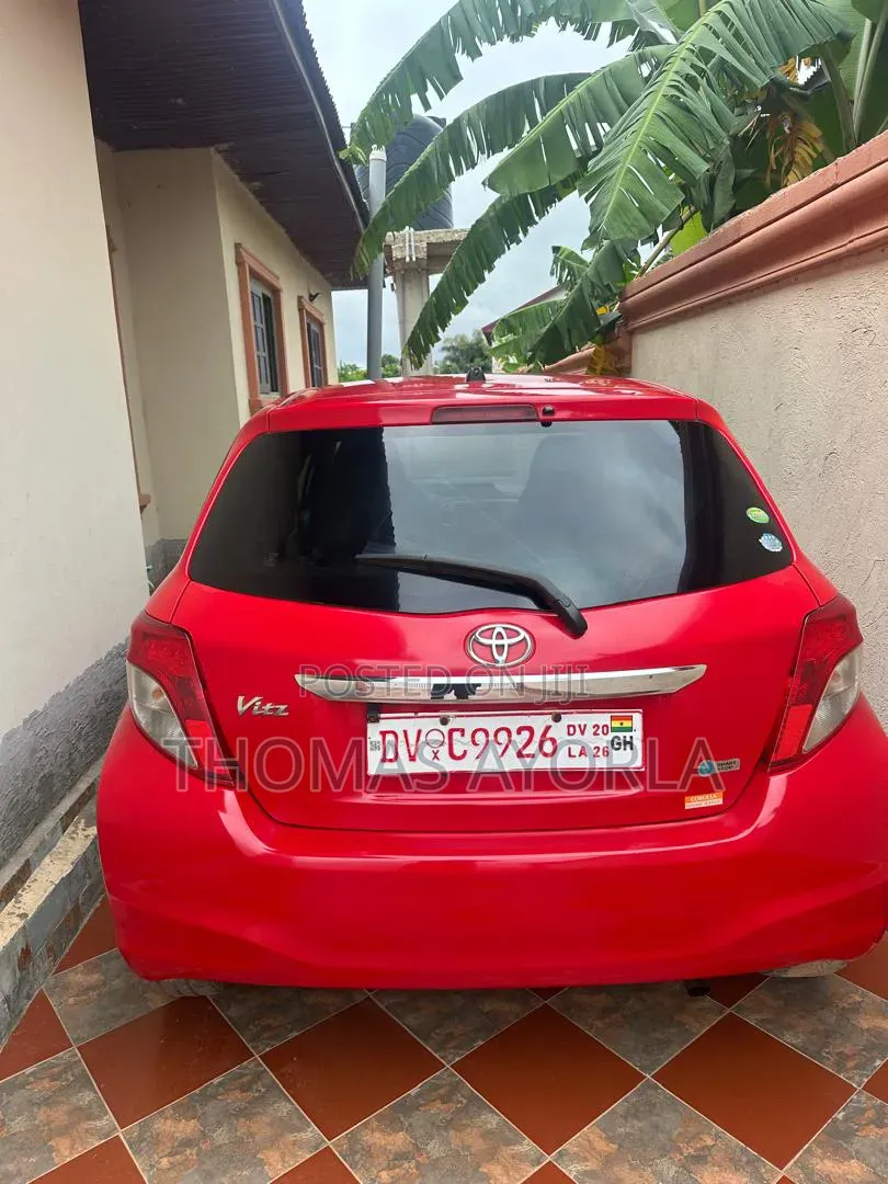 Toyota Vitz 1.5 FWD 3dr 2012 Red