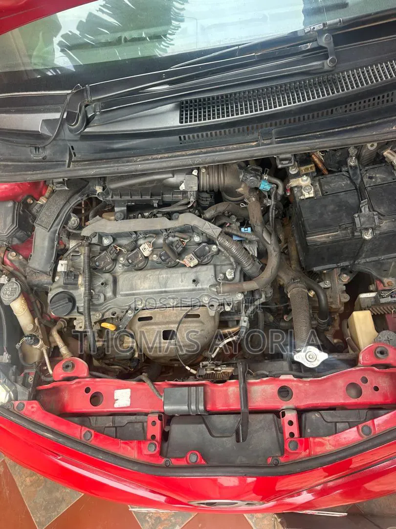 Toyota Vitz 1.5 FWD 3dr 2012 Red
