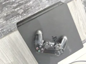 Ps4 Slim Black Plus One Controller