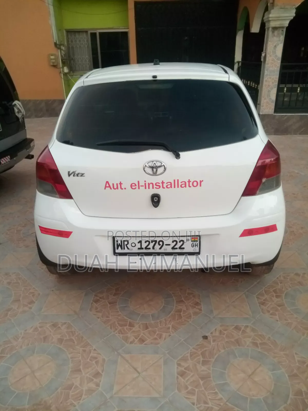 Toyota Vitz 1.3 AWD 5dr 2010 White