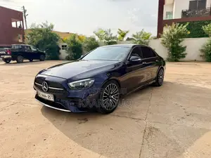 Mercedes-Benz E300 4Matic AWD Sedan (2.0L 4cyl 9A) 2017