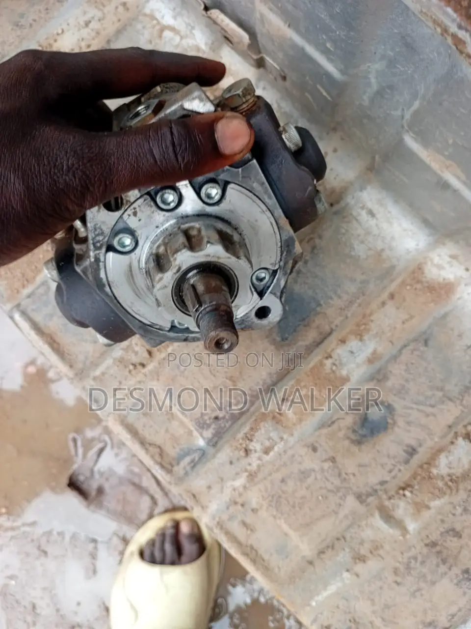 Fuel Pump - Toyota Haice 2012