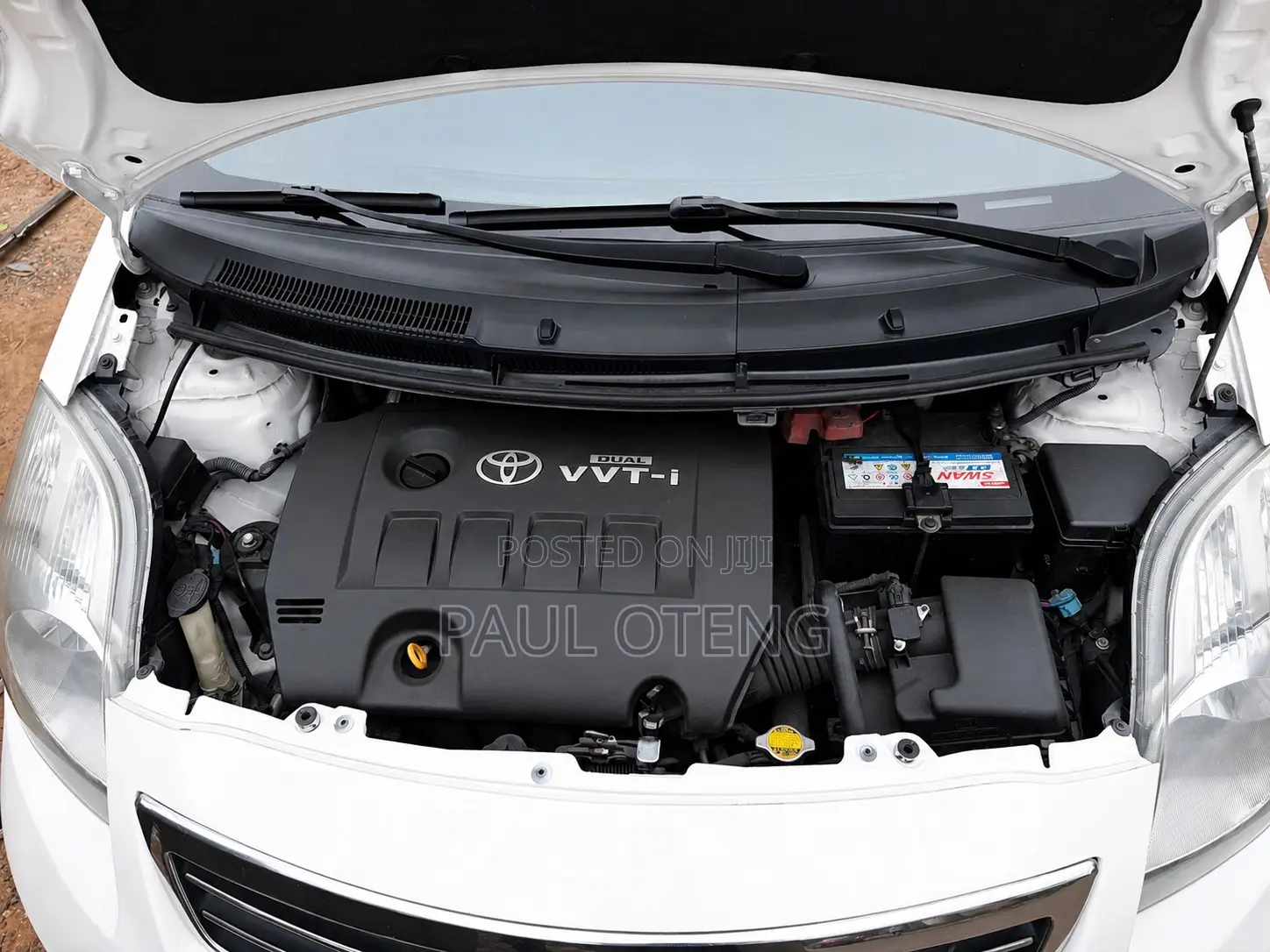 Toyota Yaris Base Hatchback 5dr 2011 White
