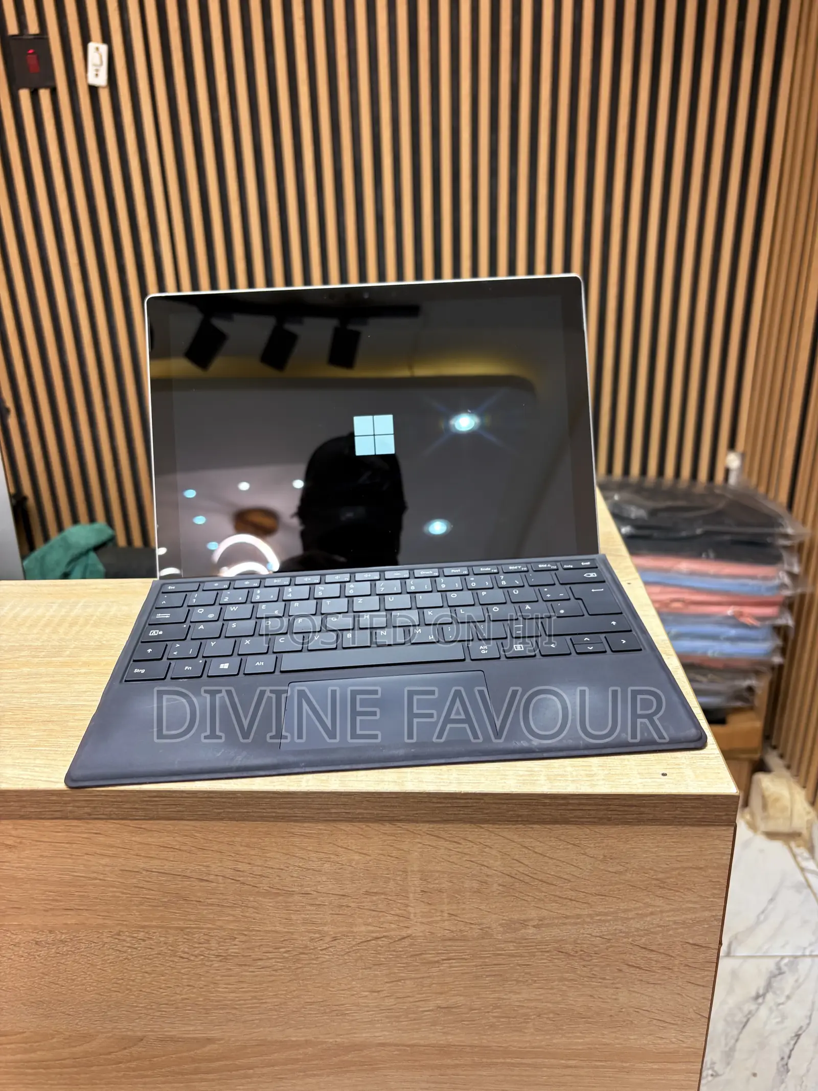 New Laptop Microsoft Surface Pro 7 8GB Intel Core i5 SSD 256GB