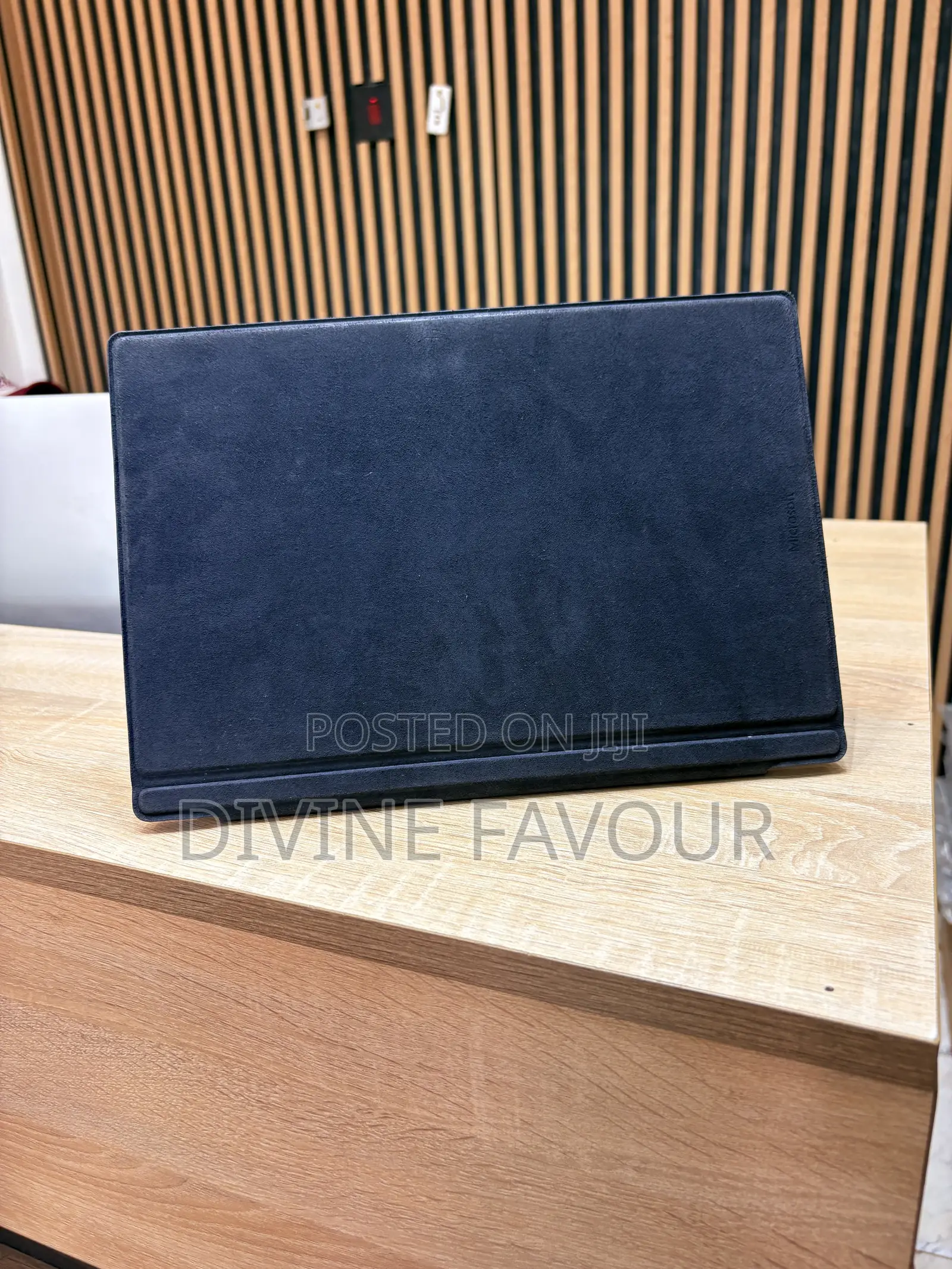 New Laptop Microsoft Surface Pro 7 8GB Intel Core i5 SSD 256GB