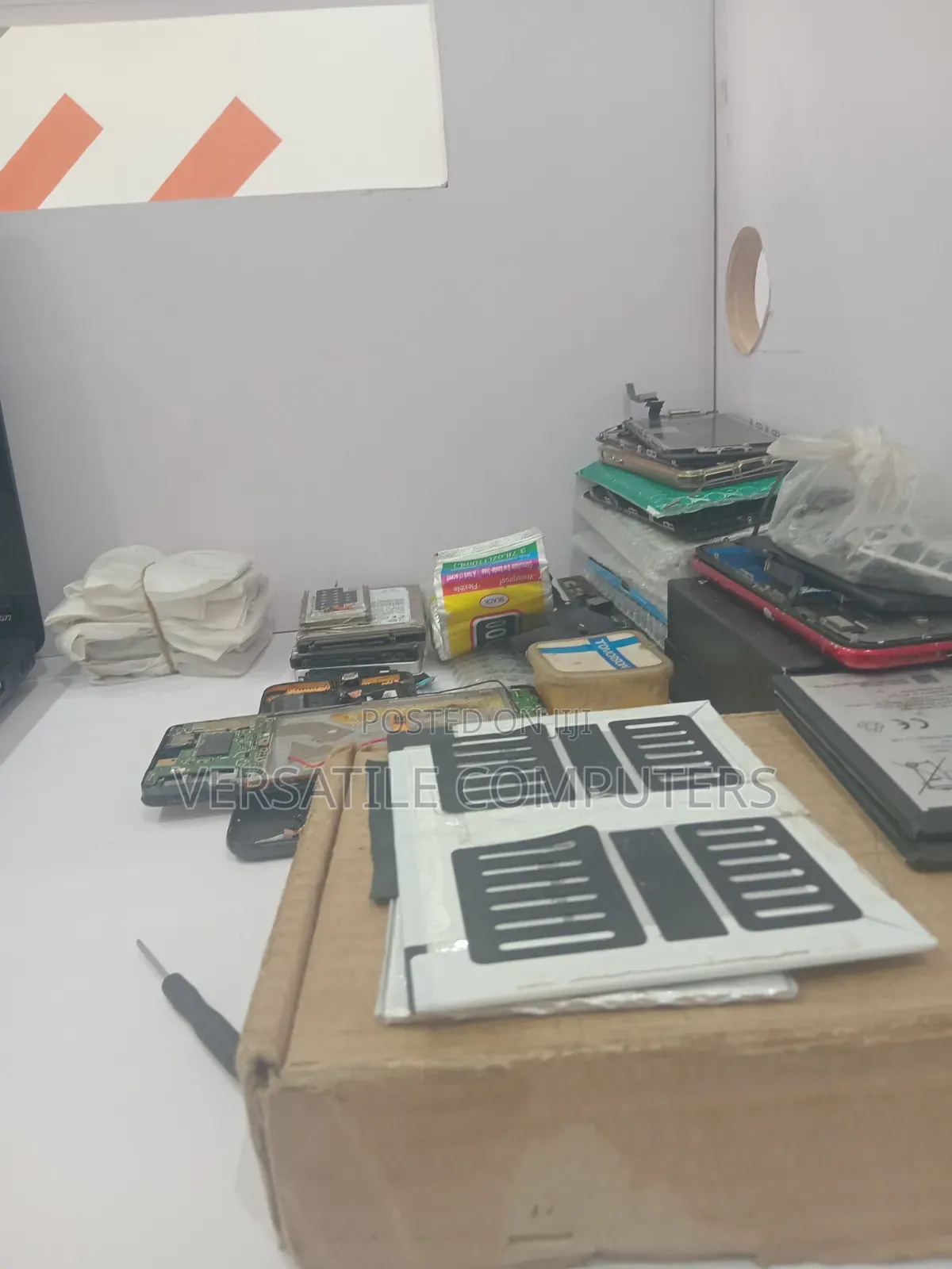 Axxcom Phone and Laptop Repair