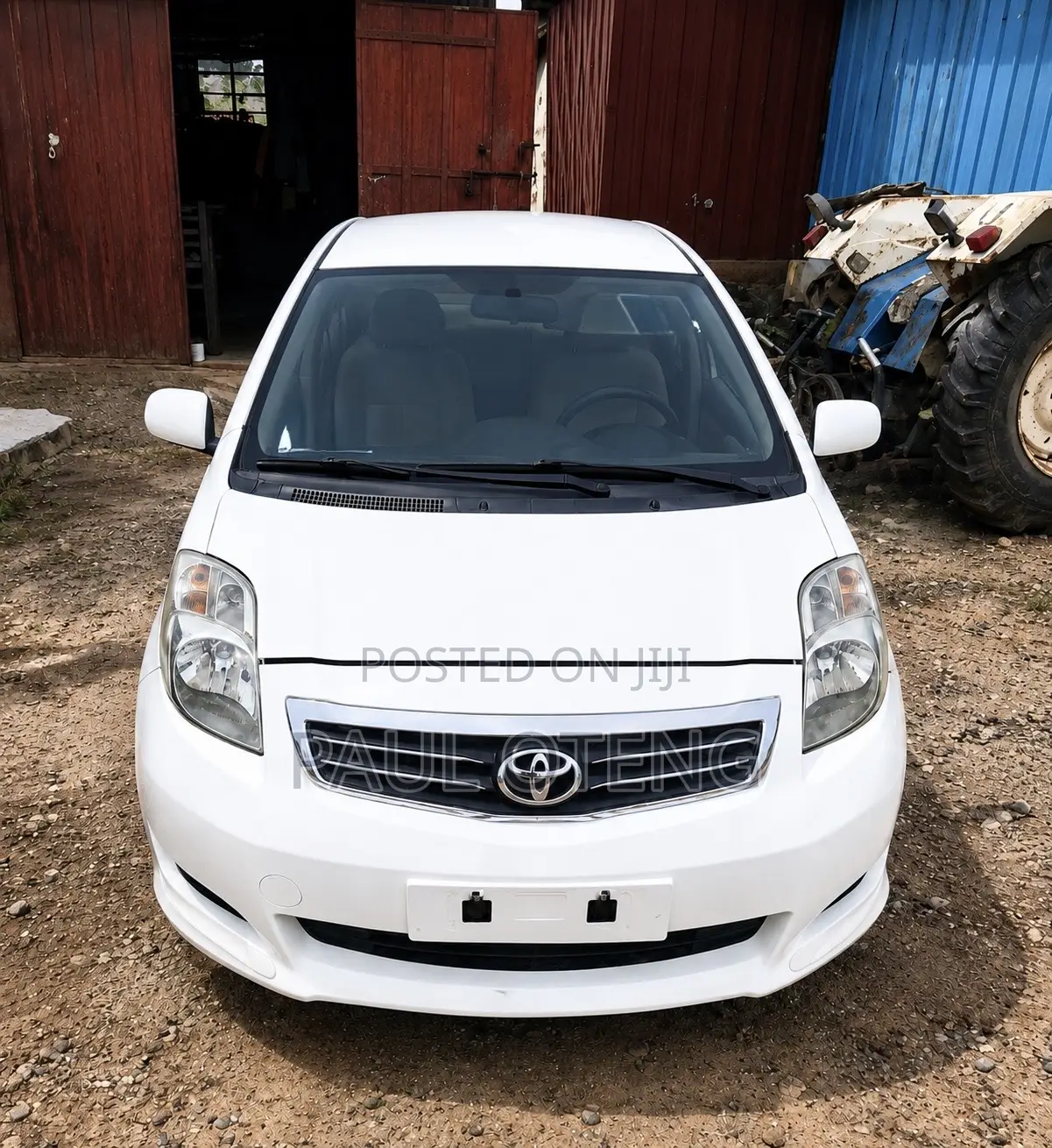 Toyota Yaris Base Hatchback 5dr 2011 White