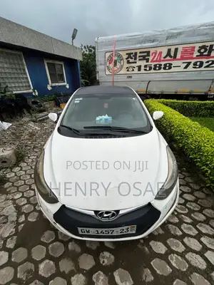 Hyundai Elantra SE 4dr Sedan (1.8L 4cyl 6A) 2014 White