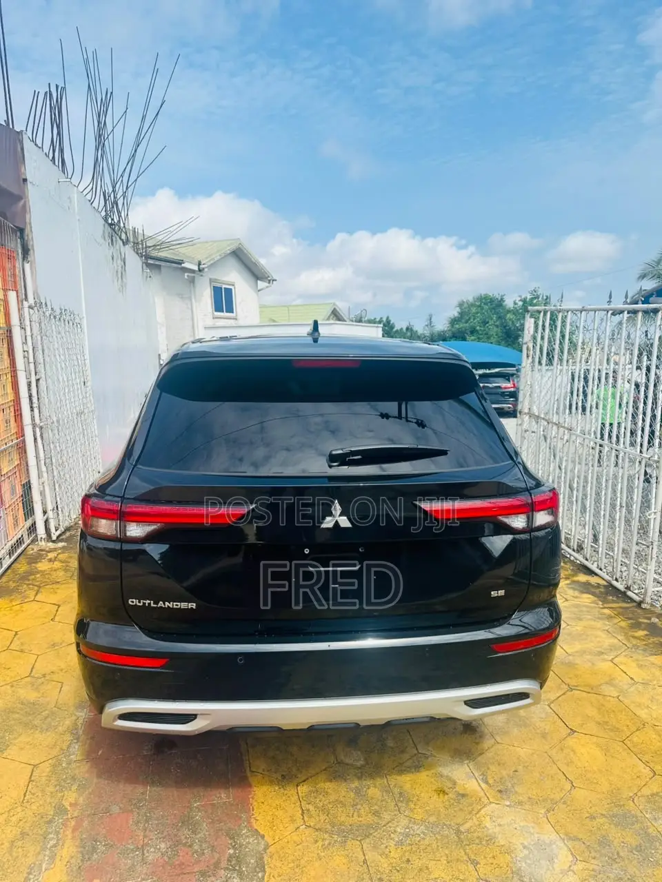 Mitsubishi Outlander SE Launch Edition 2022 Black