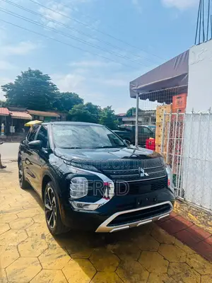 Mitsubishi Outlander SE Launch Edition 2022 Black