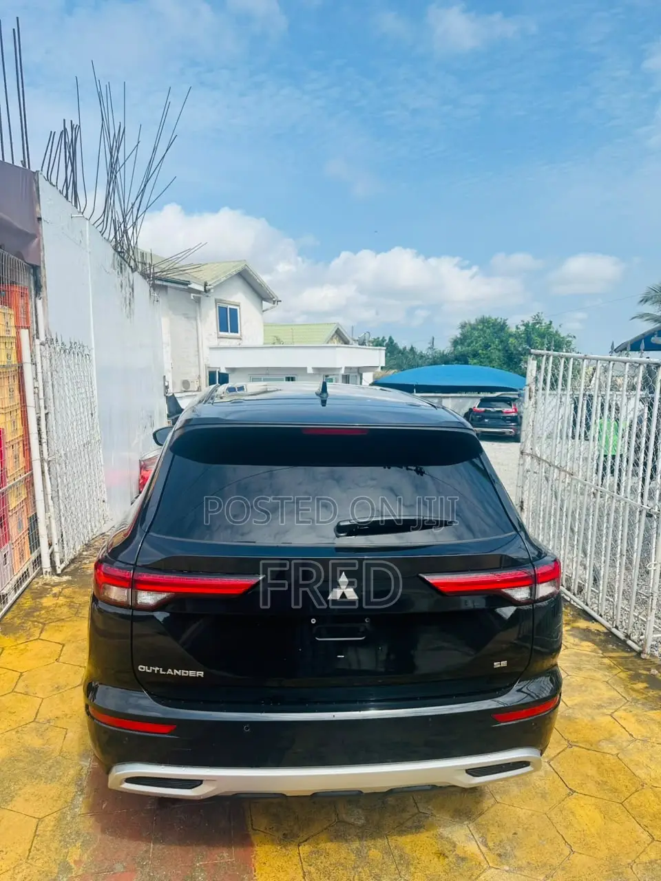 Mitsubishi Outlander SE Launch Edition 2022 Black