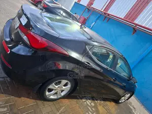 Hyundai Elantra Limited Sedan FWD (1.8L 4cyl 6A) 2016 Black