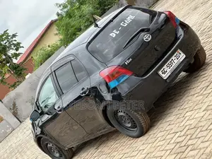 Toyota Vitz 2009 Black