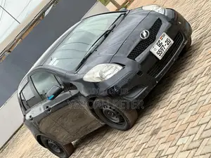 Toyota Vitz 2009 Black