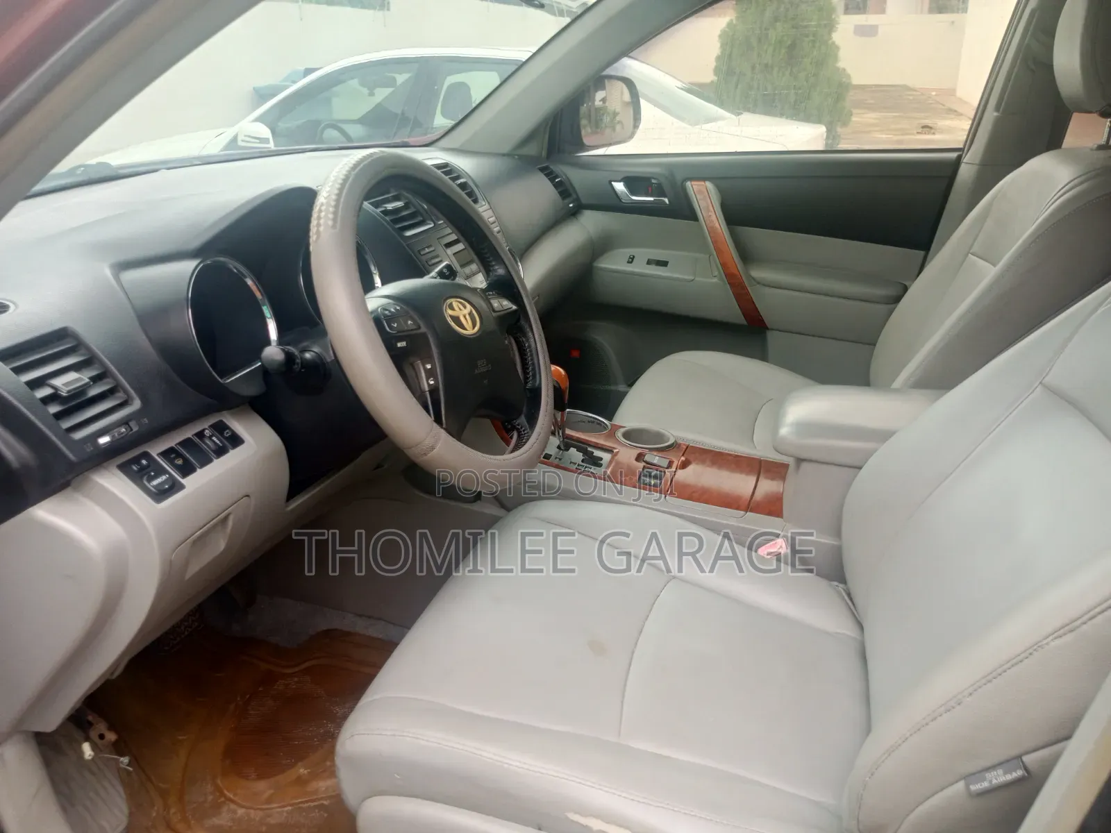 Toyota Highlander V6 2009 Beige