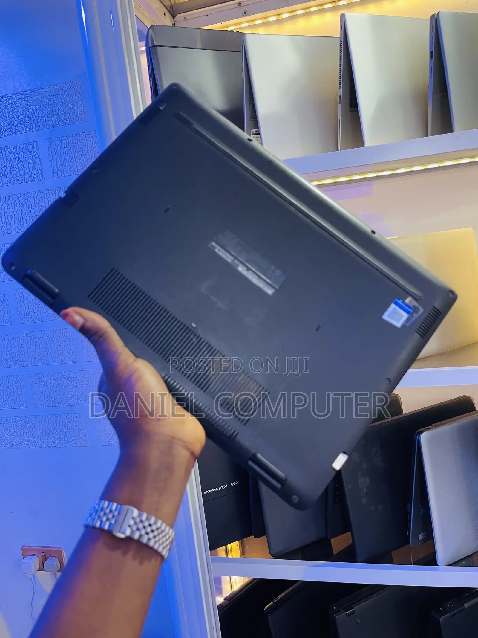 Laptop Dell Latitude 3400 8GB Intel Core i7 SSD 256GB