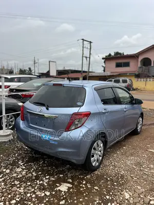 Toyota Vitz 1.3 AWD 5dr 2013 Blue