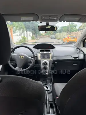 Toyota Vitz 1.3 AWD 5dr 2010 Black