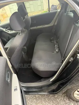 Toyota Vitz 1.3 AWD 5dr 2010 Black