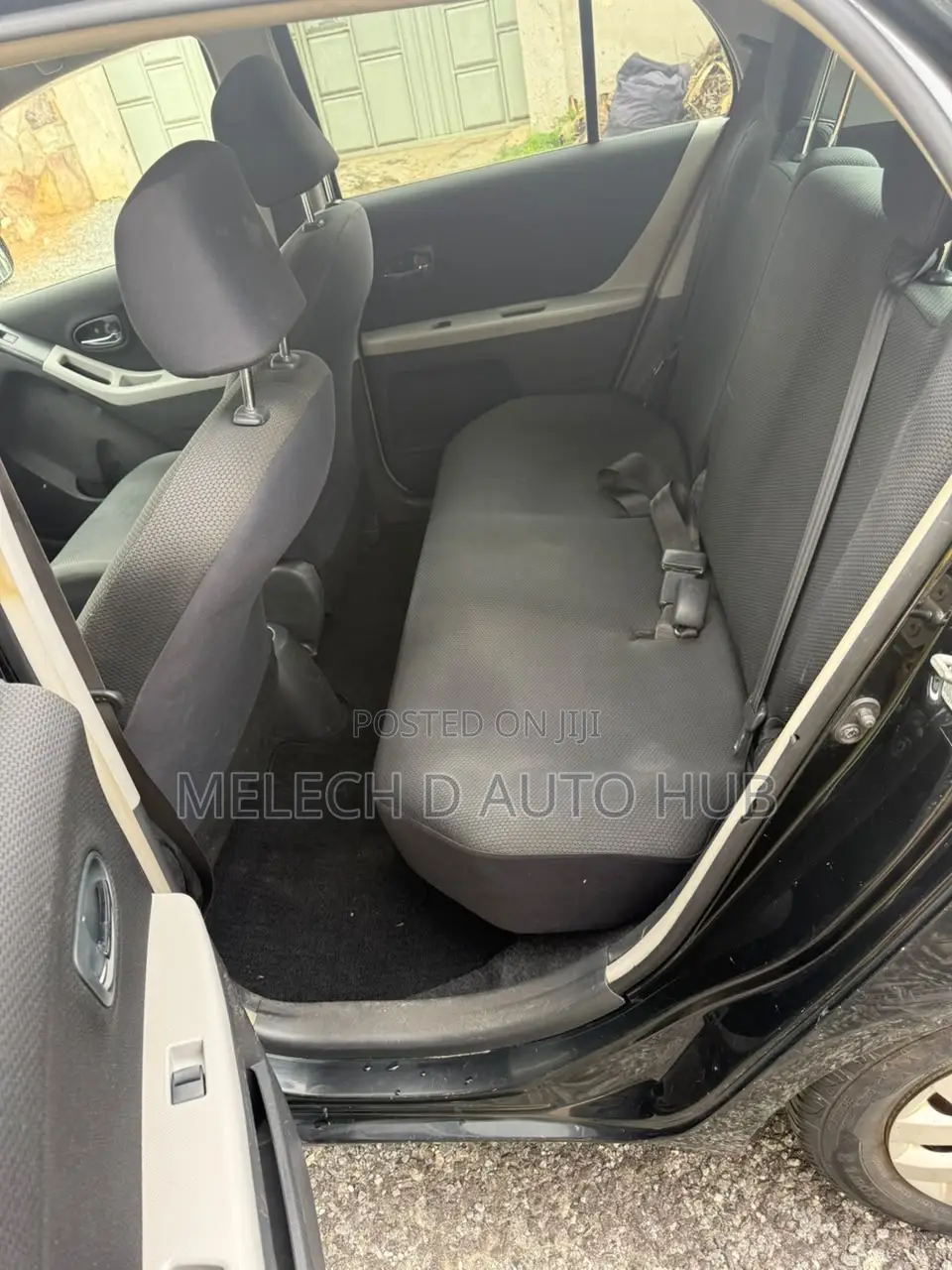 Toyota Vitz 1.3 AWD 5dr 2010 Black