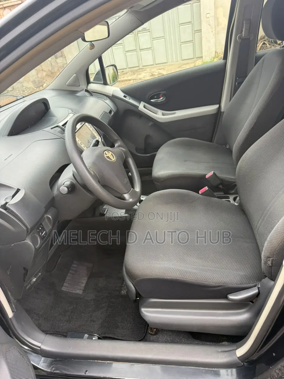 Toyota Vitz 1.3 AWD 5dr 2010 Black