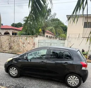 Toyota Vitz 1.3 AWD 5dr 2010 Black