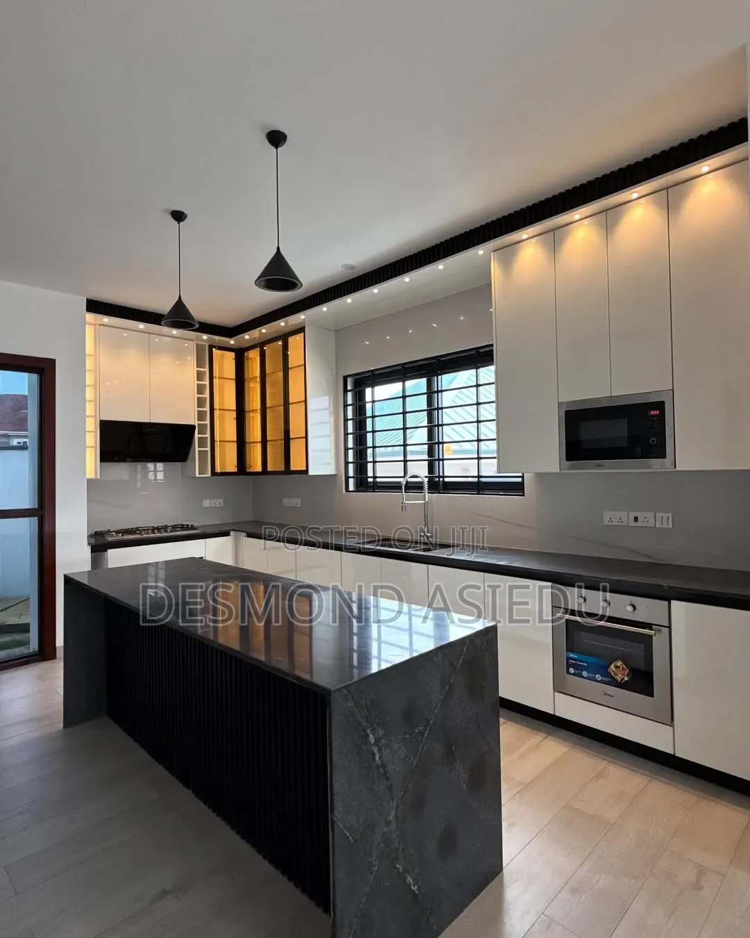 2bdrm Duplex in Manet Court for sale
