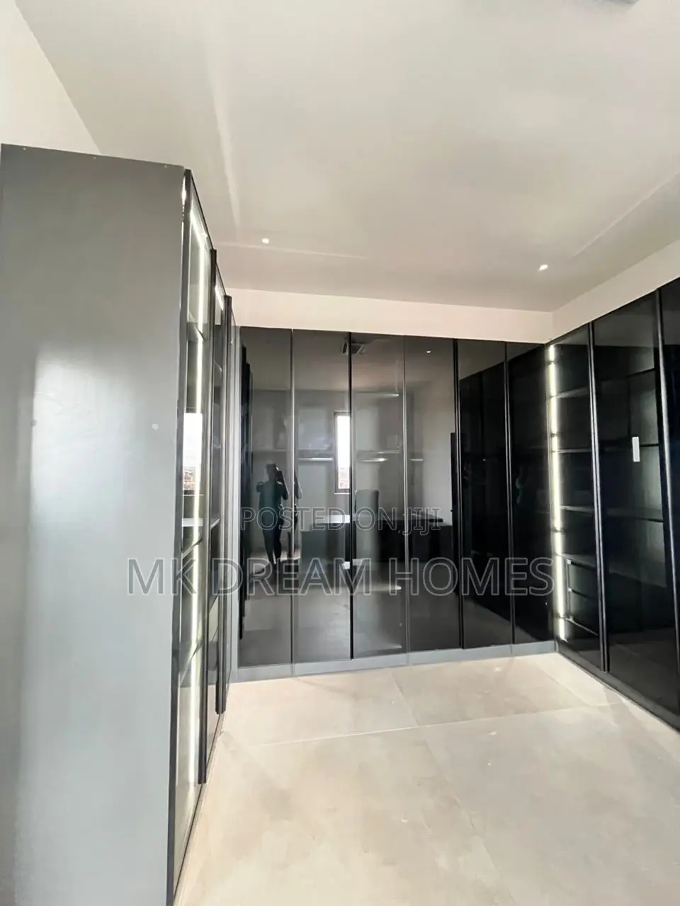 Furnished 2bdrm Penthouse in East Legon for rent