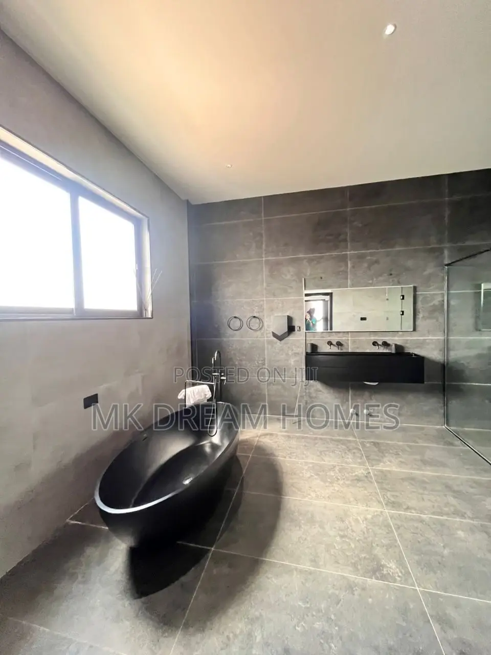 Furnished 2bdrm Penthouse in East Legon for rent