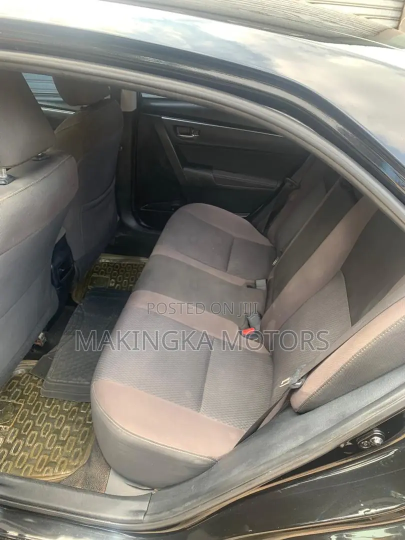 Toyota Corolla LE ECO 4dr Sedan (1.8L 4cyl CVT) 2017 Black