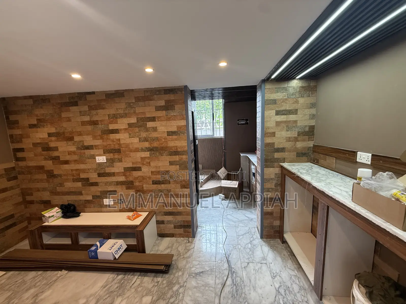 400sqm Warehouse for Rent at Tesano