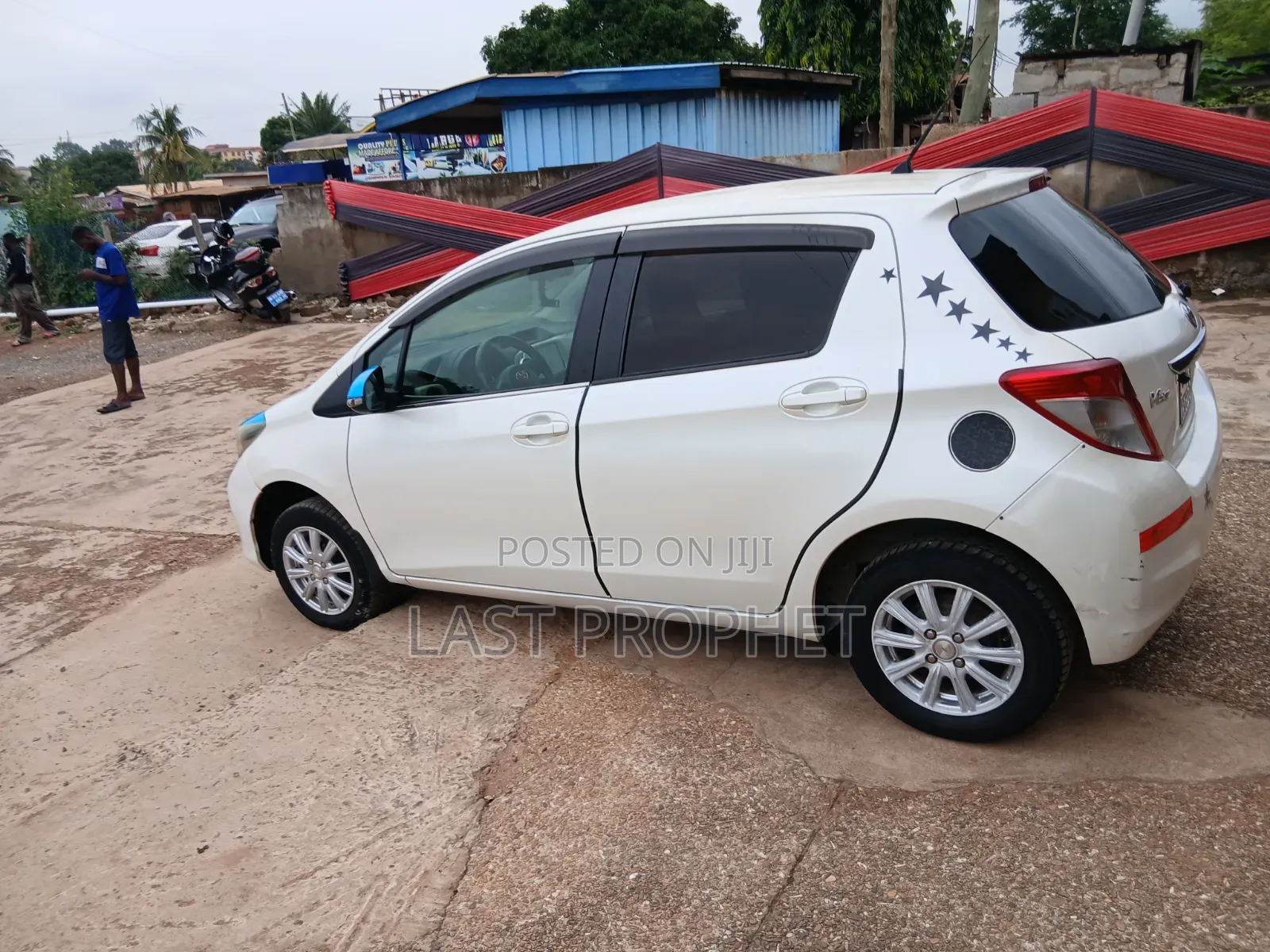 Toyota Vitz 2013 White