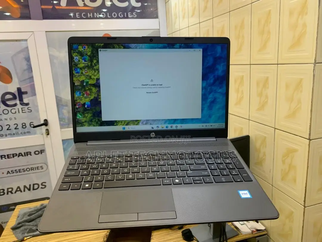 New Laptop HP 250 G10 8GB Intel SSD 256GB