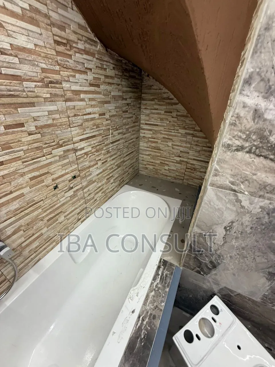 400sqm Warehouse for Rent at Tesano