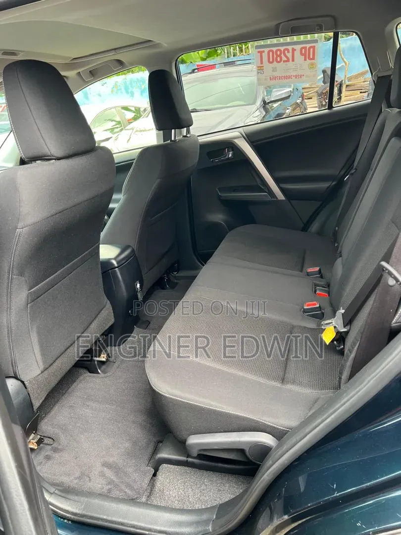 Toyota RAV4 2018 Blue