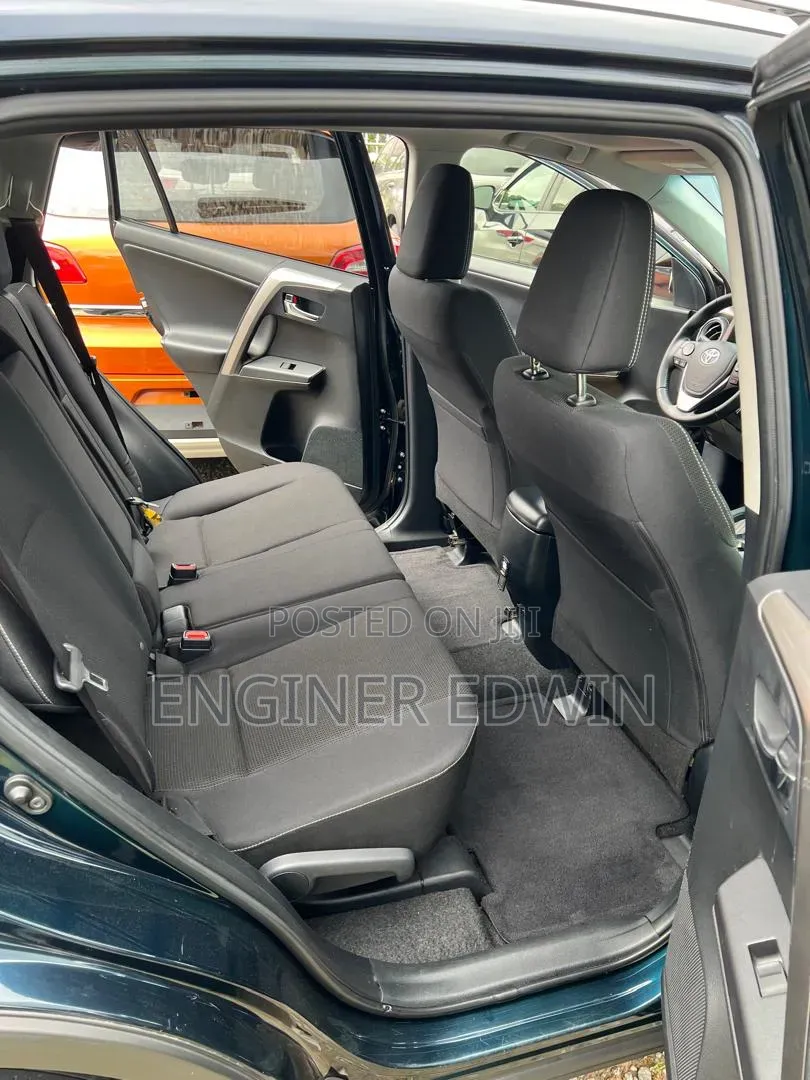Toyota RAV4 2018 Blue