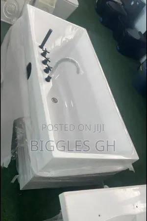 Bathtub With Shower Handles