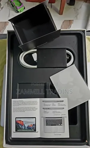 New Laptop Apple MacBook Pro 16GB Intel Core i7 SSHD (Hybrid) 256GB