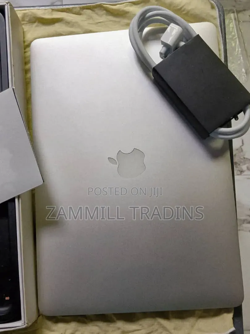 New Laptop Apple MacBook Pro 16GB Intel Core i7 SSHD (Hybrid) 256GB