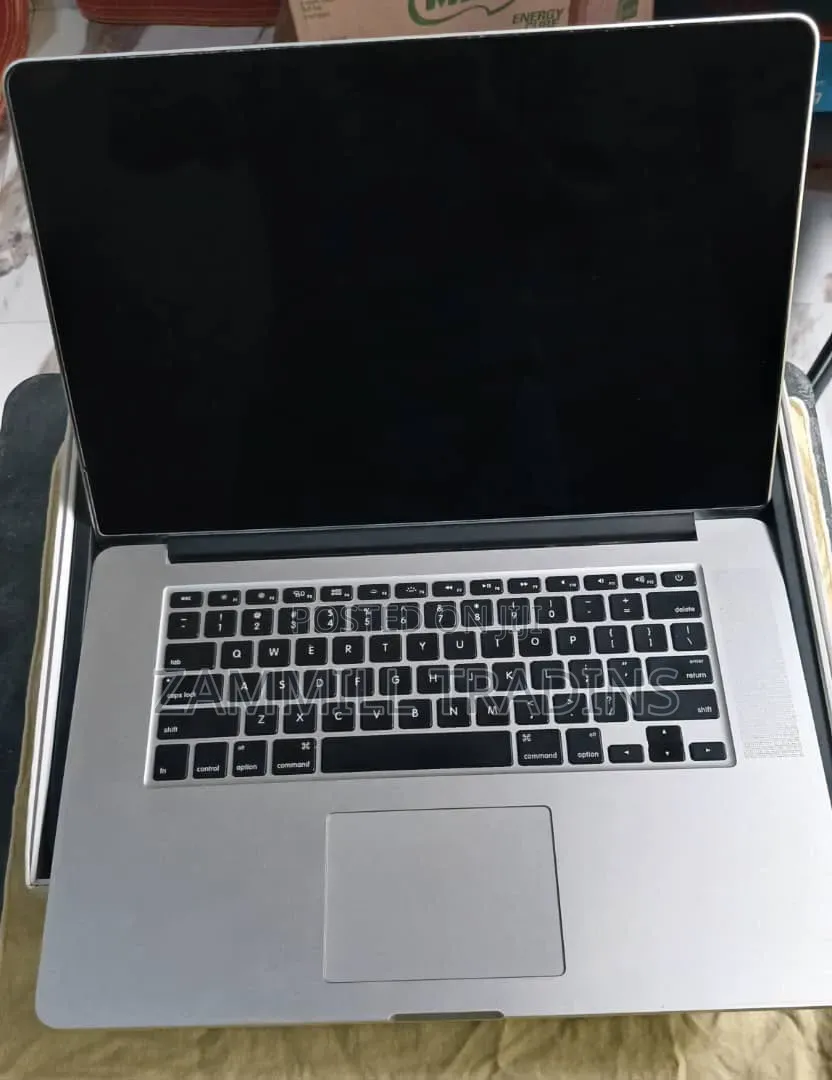 New Laptop Apple MacBook Pro 16GB Intel Core i7 SSHD (Hybrid) 256GB