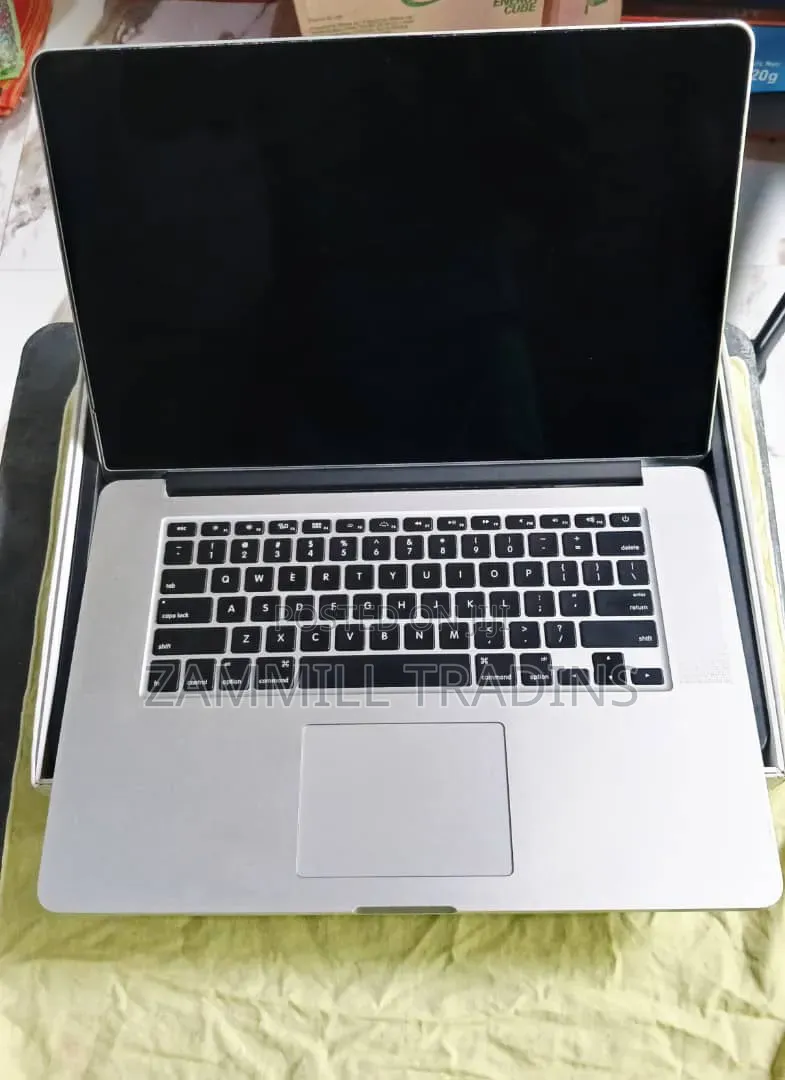 New Laptop Apple MacBook Pro 16GB Intel Core i7 SSHD (Hybrid) 256GB