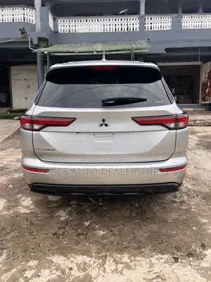 Mitsubishi Outlander SEL 2022 Gray
