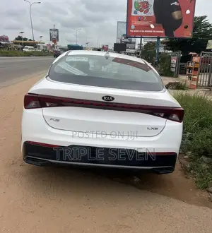 Kia K5 LXS 2022 White