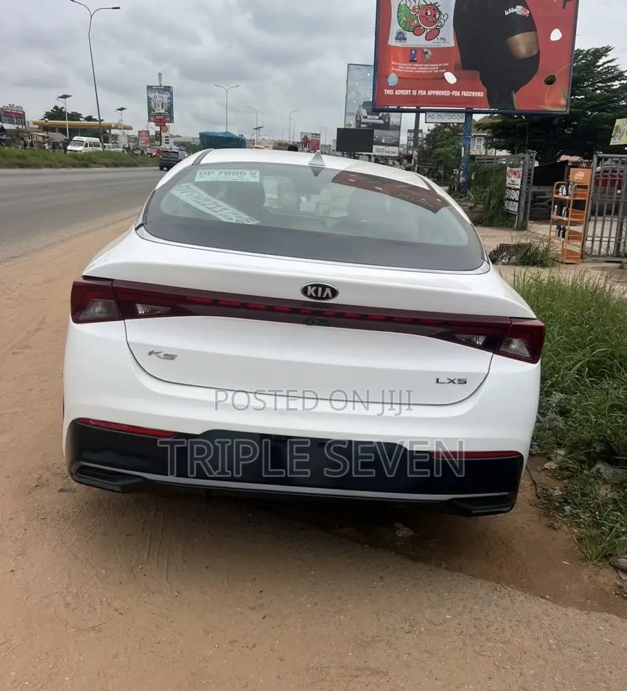 Kia K5 LXS 2022 White