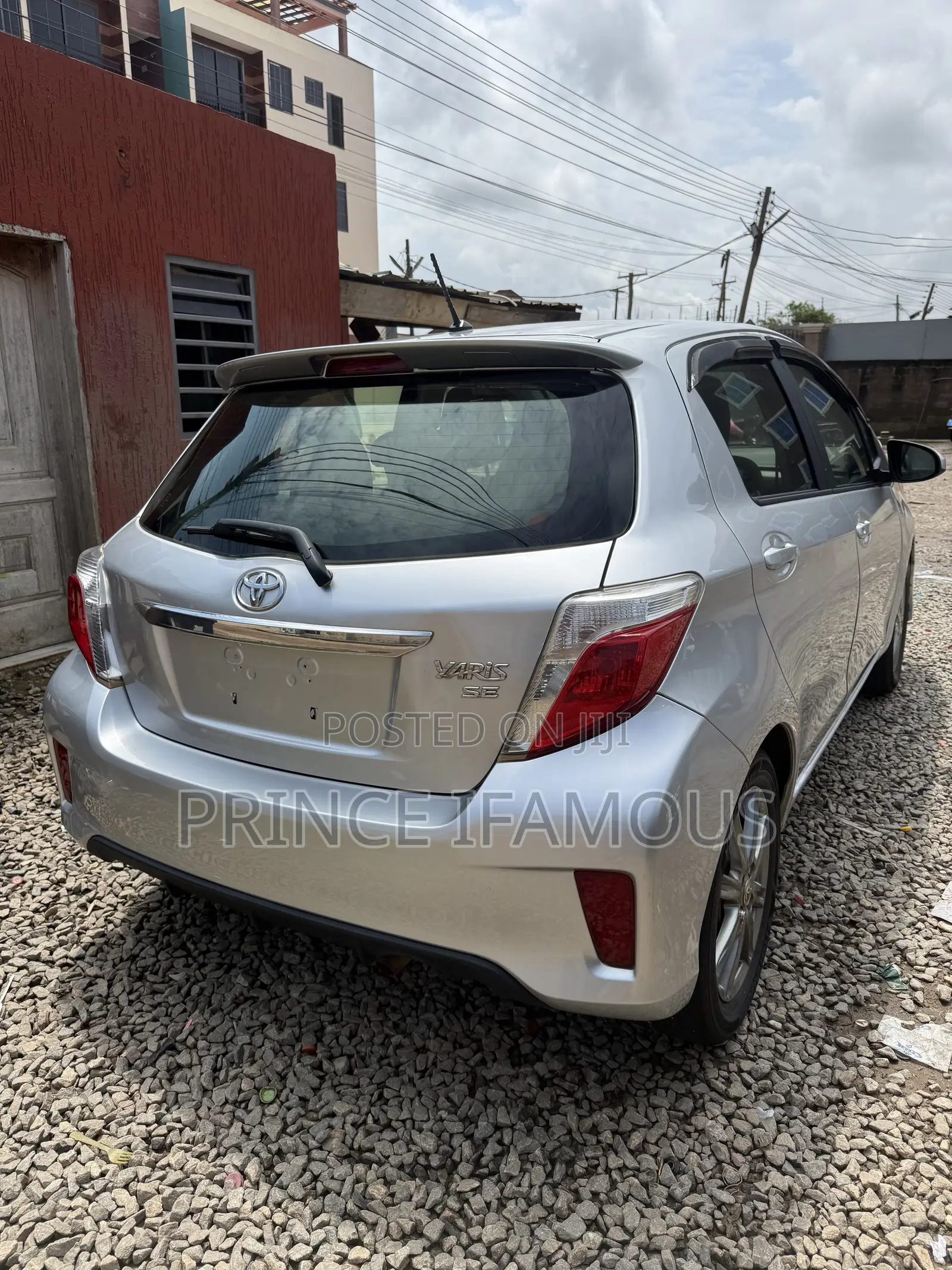 Toyota Yaris SE Hatchback 5dr 2013 Silver